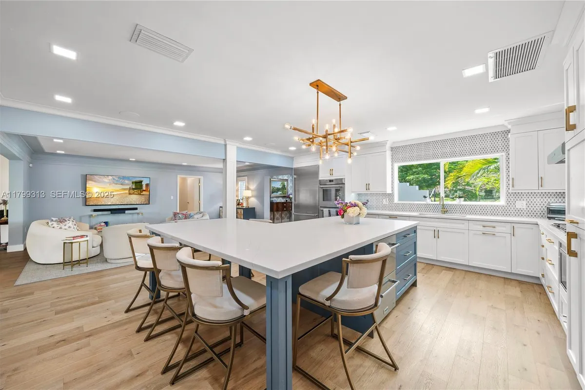 725 Vilabella Ave, Coral Gables FL 33146