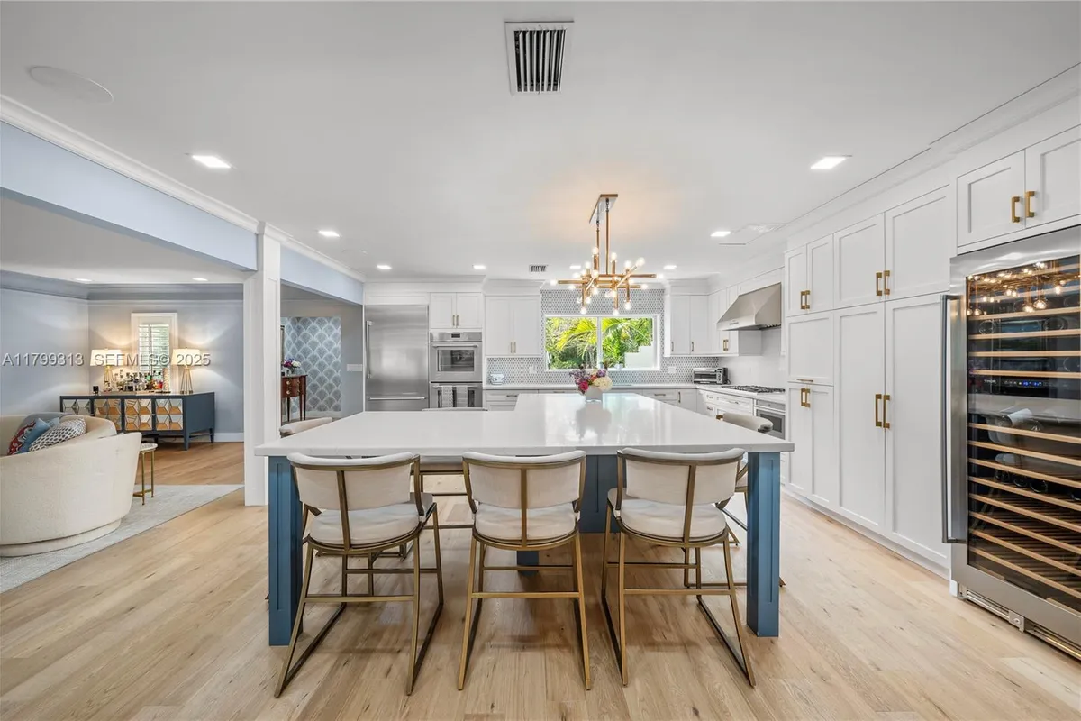 725 Vilabella Ave, Coral Gables FL 33146