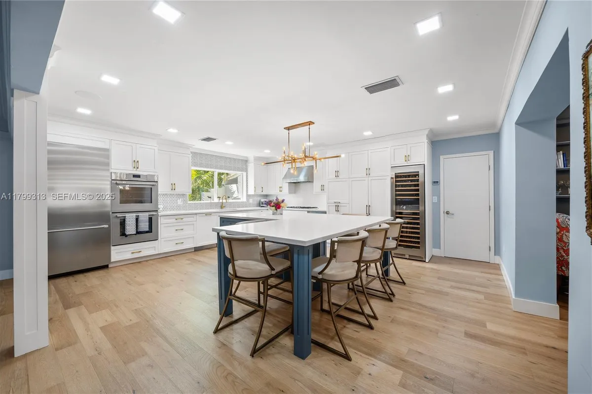 725 Vilabella Ave, Coral Gables FL 33146