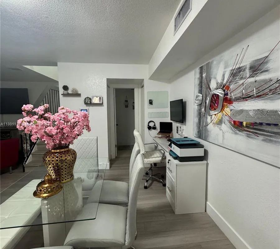 8098 NW 99th Ter, Hialeah Gardens FL 33016