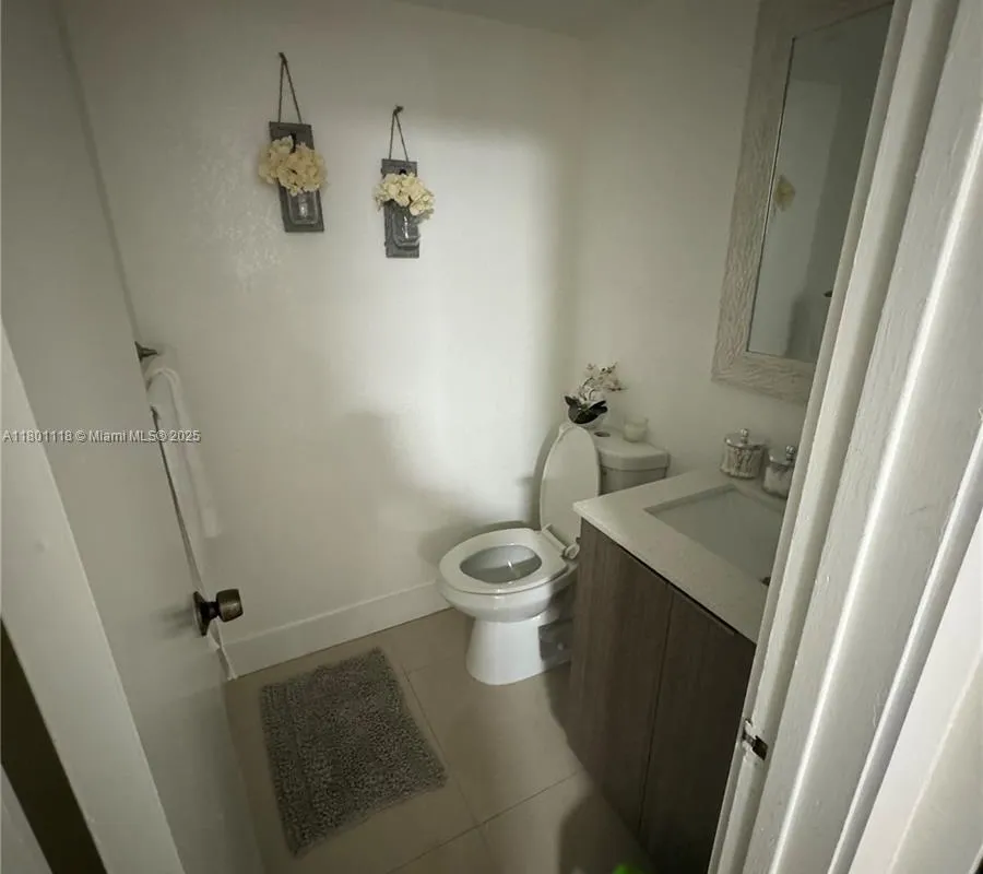 8098 NW 99th Ter, Hialeah Gardens FL 33016