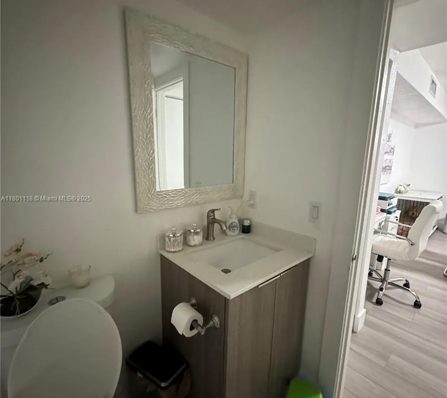 8098 NW 99th Ter, Hialeah Gardens FL 33016