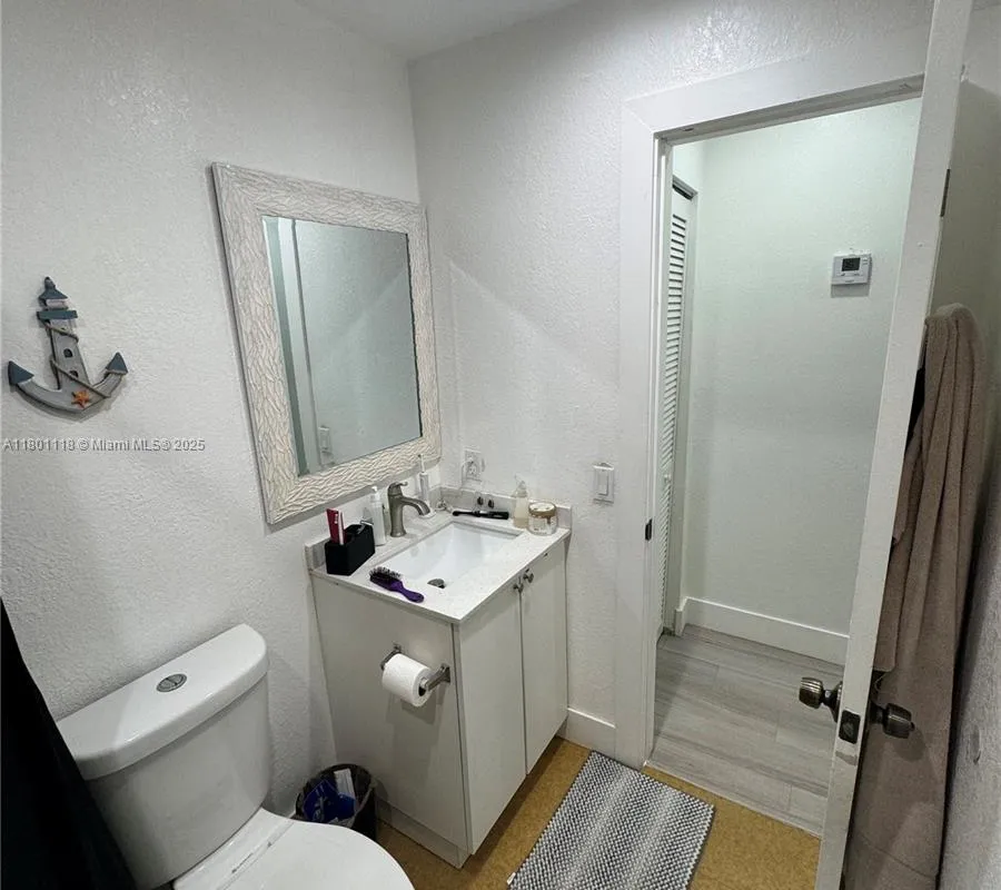 8098 NW 99th Ter, Hialeah Gardens FL 33016