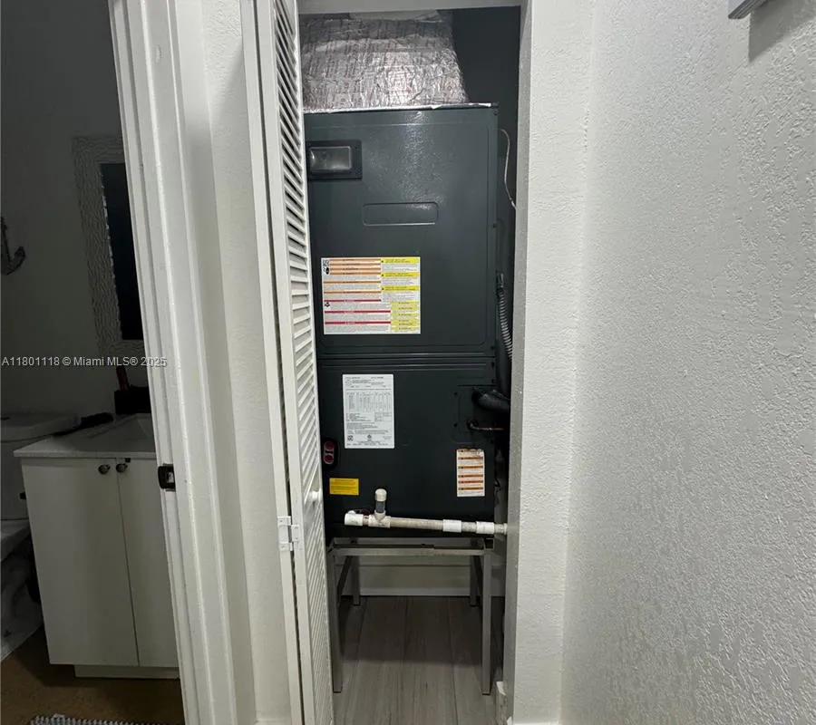 8098 NW 99th Ter, Hialeah Gardens FL 33016