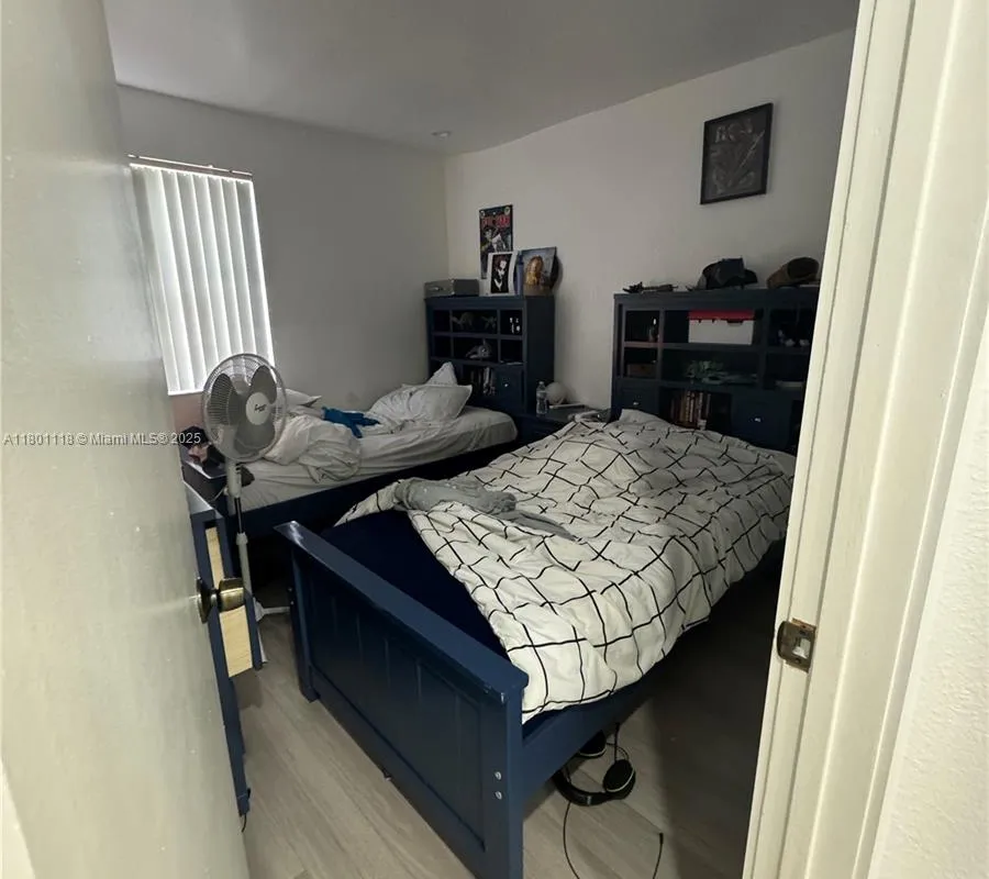 8098 NW 99th Ter, Hialeah Gardens FL 33016