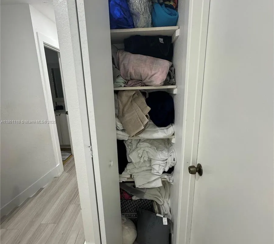 8098 NW 99th Ter, Hialeah Gardens FL 33016