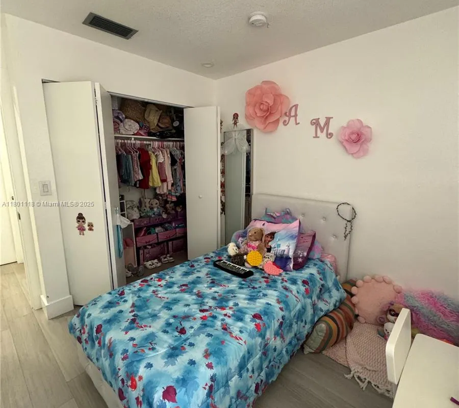 8098 NW 99th Ter, Hialeah Gardens FL 33016