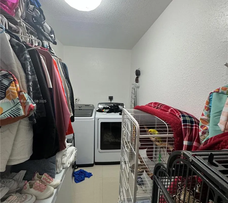 8098 NW 99th Ter, Hialeah Gardens FL 33016