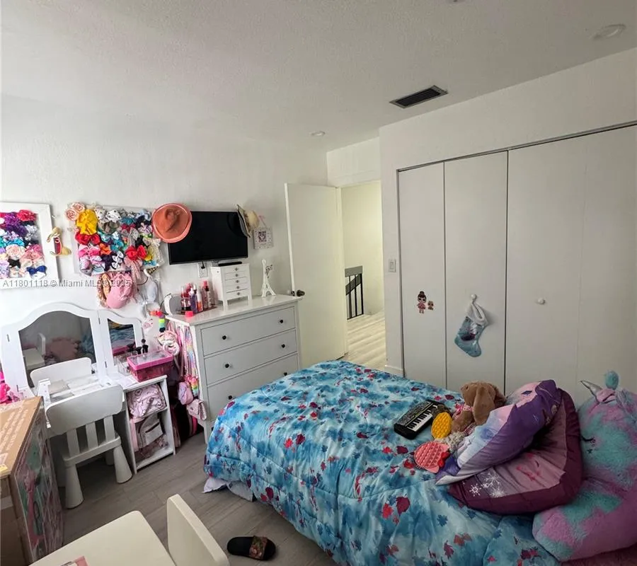 8098 NW 99th Ter, Hialeah Gardens FL 33016