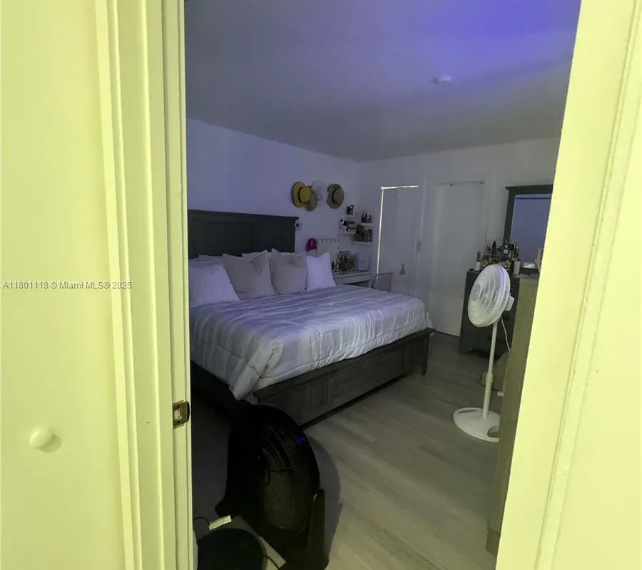 8098 NW 99th Ter, Hialeah Gardens FL 33016