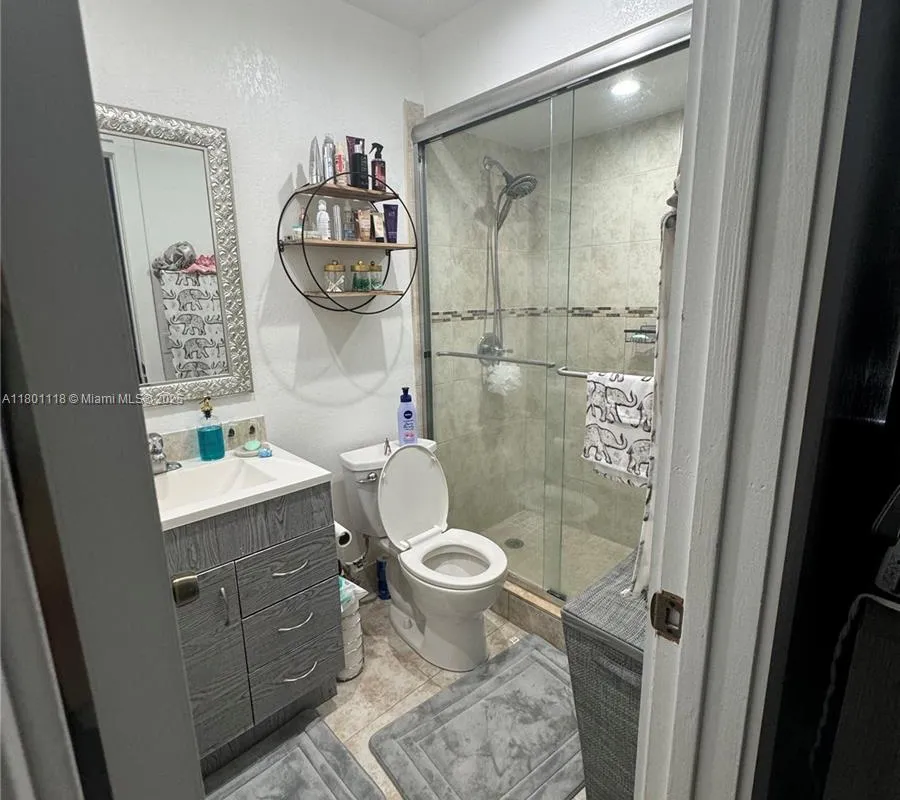 8098 NW 99th Ter, Hialeah Gardens FL 33016