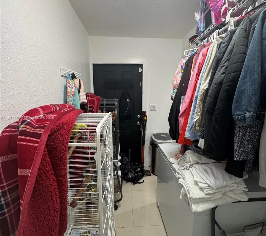 8098 NW 99th Ter, Hialeah Gardens FL 33016