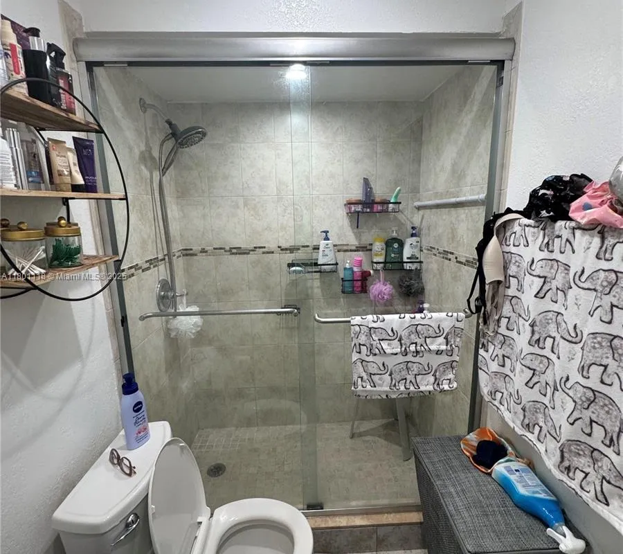 8098 NW 99th Ter, Hialeah Gardens FL 33016