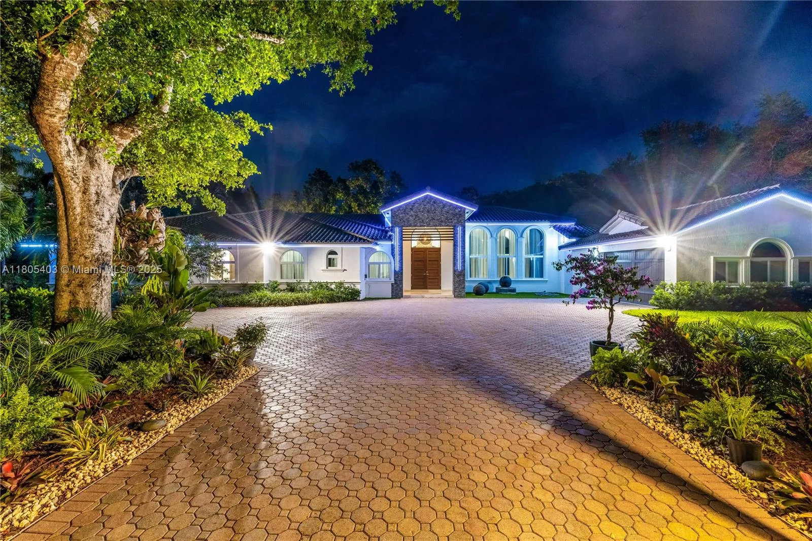 8941 SW 65th Ct, Pinecrest FL 33156