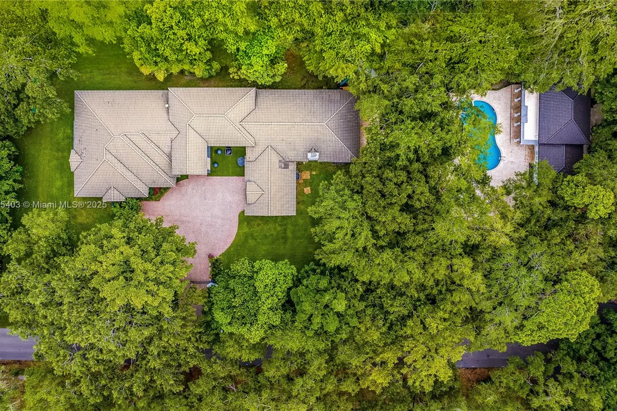 8941 SW 65th Ct, Pinecrest FL 33156