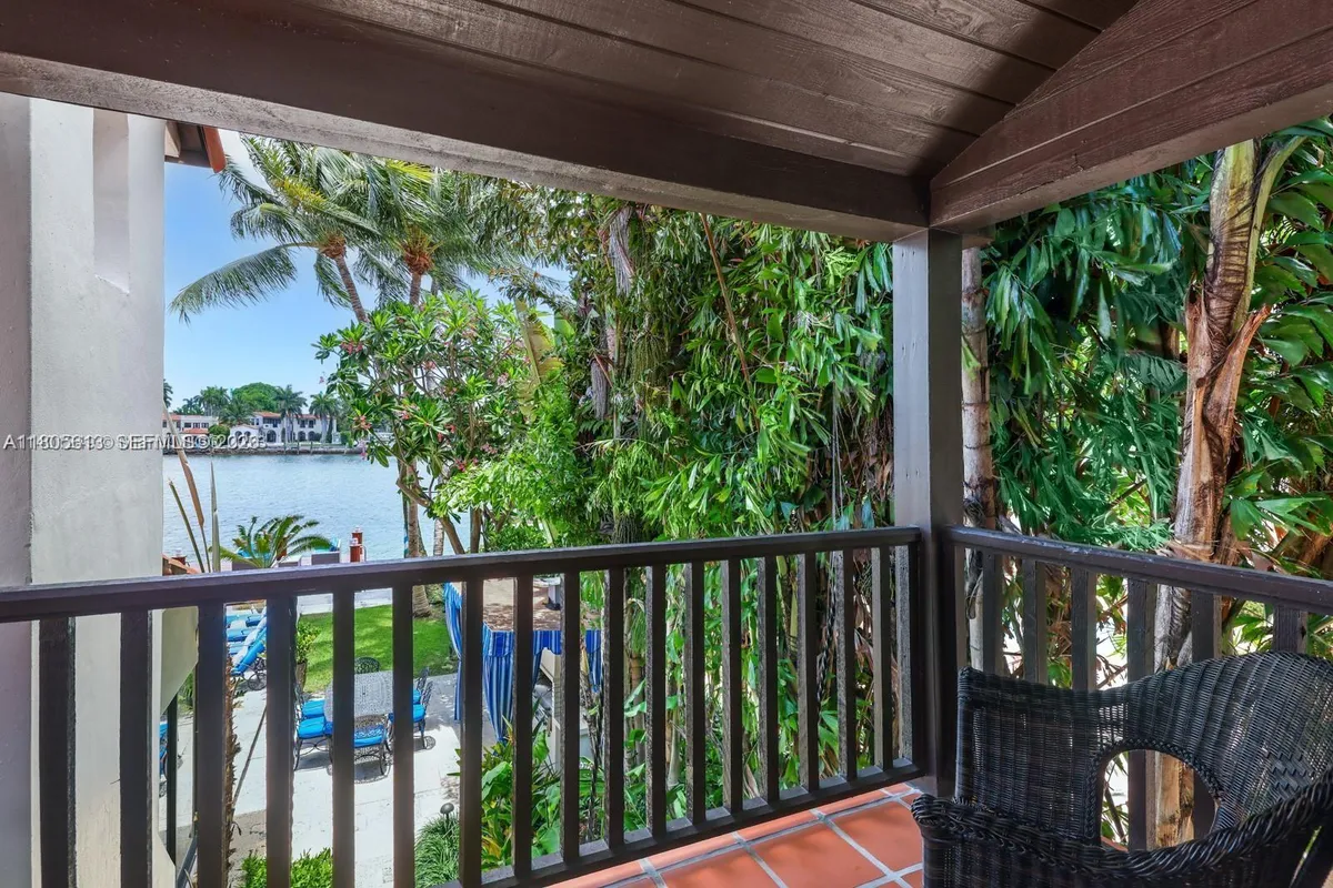 56 S Hibiscus Dr, Miami Beach FL 33139