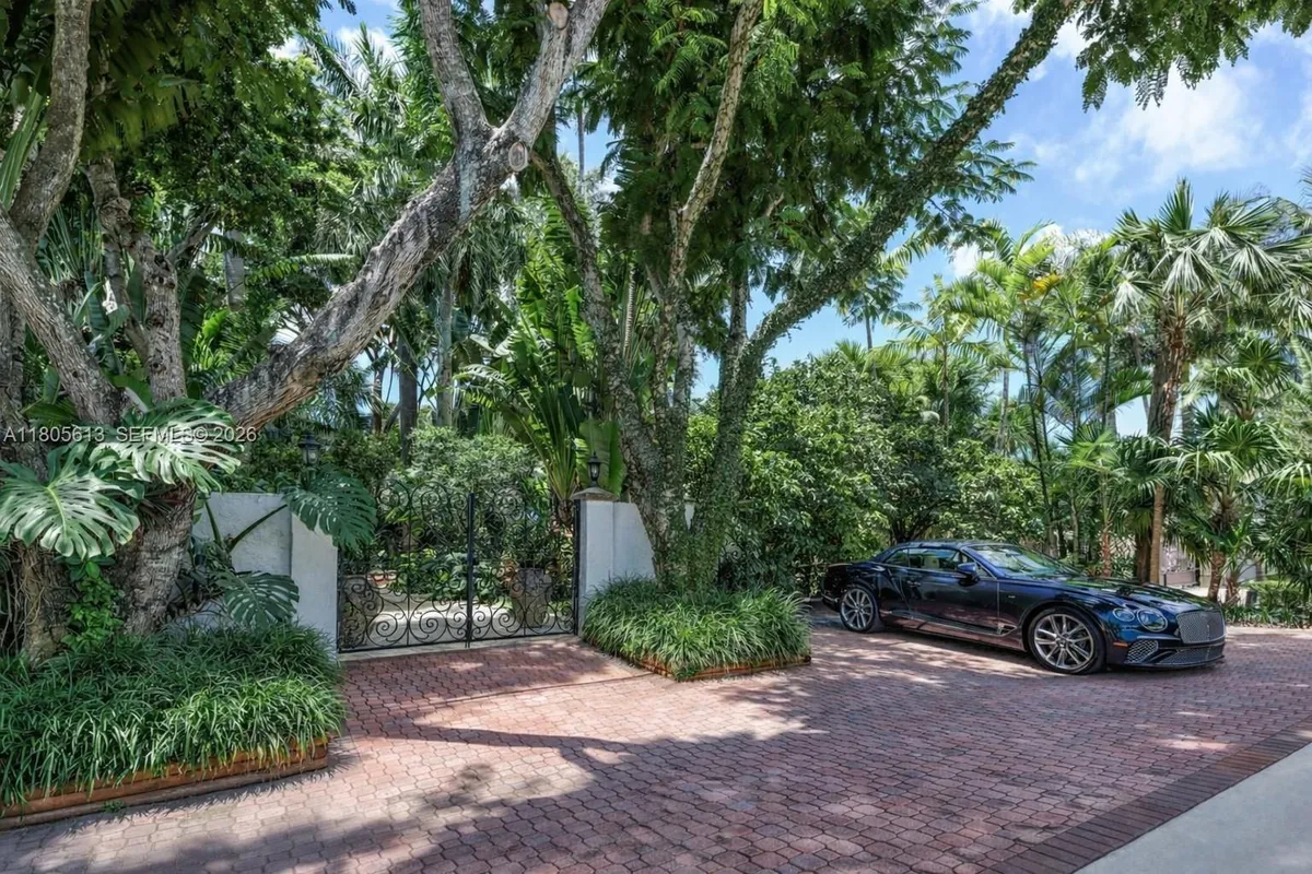 56 S Hibiscus Dr, Miami Beach FL 33139