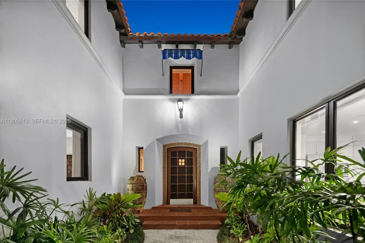 56 S Hibiscus Dr, Miami Beach FL 33139