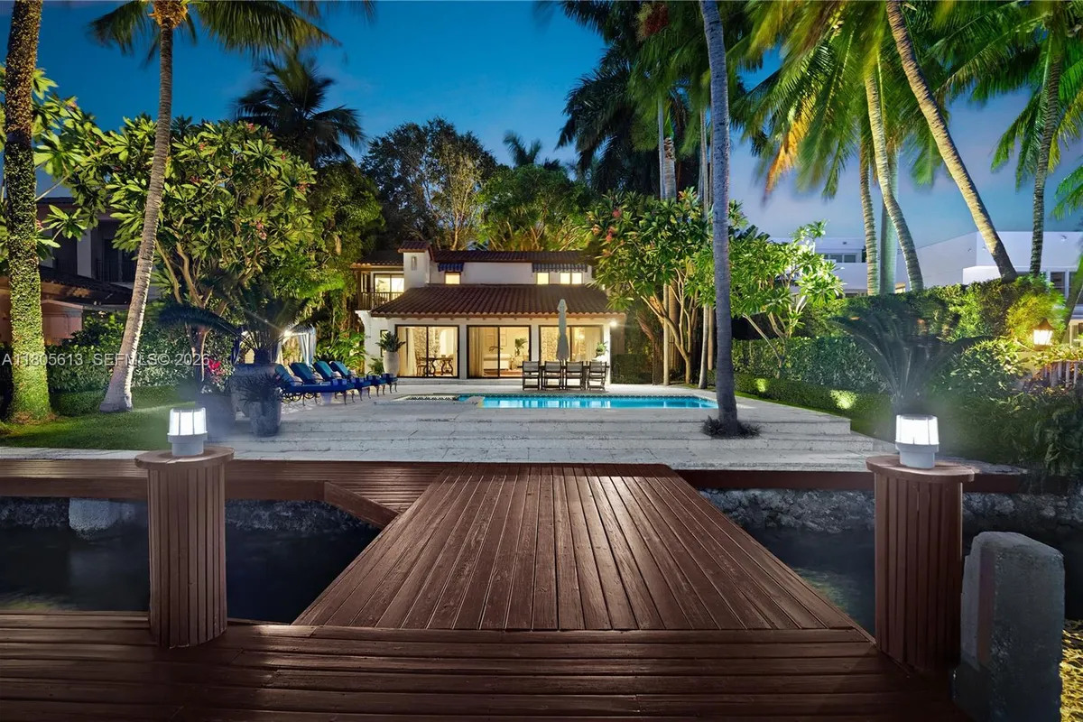 56 S Hibiscus Dr, Miami Beach FL 33139