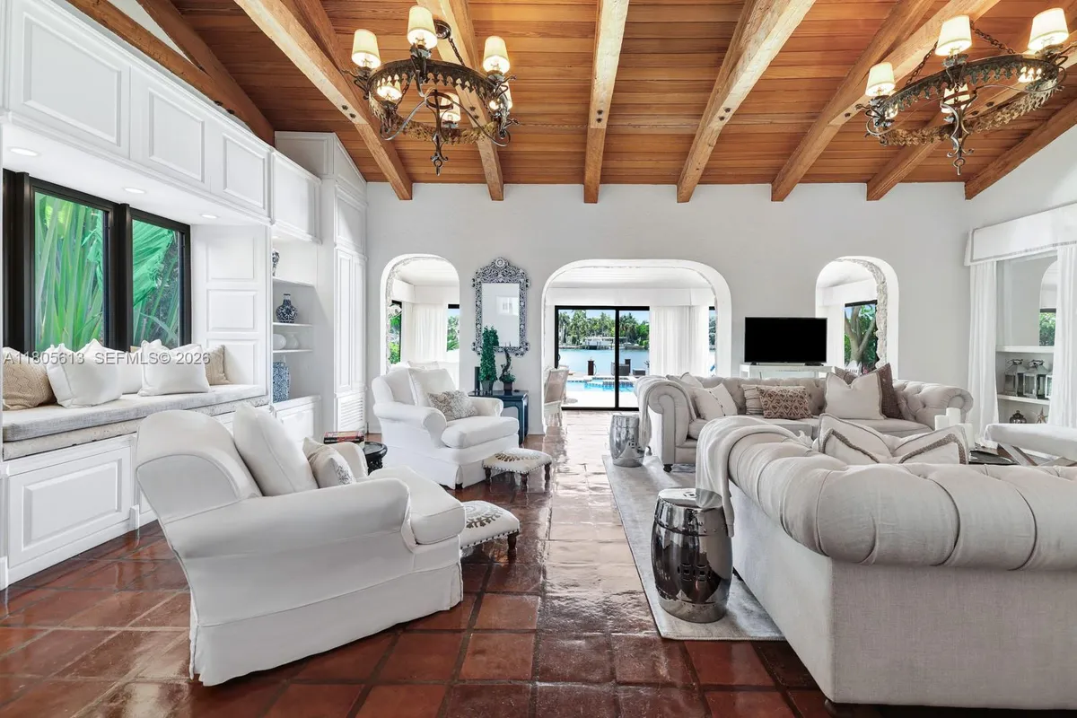 56 S Hibiscus Dr, Miami Beach FL 33139