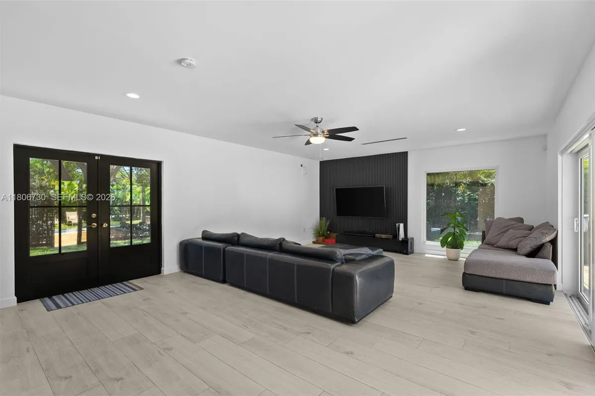 5943 SW 62nd St, South Miami FL 33143