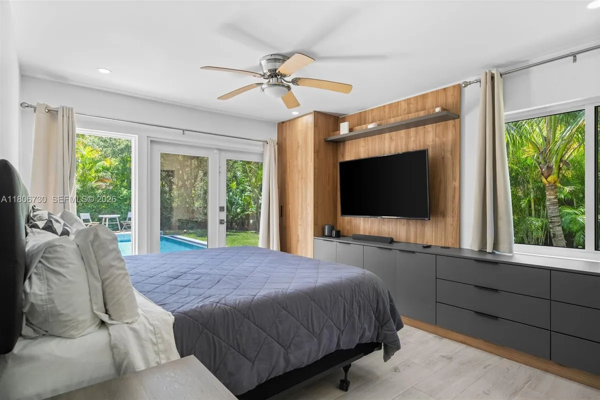 5943 SW 62nd St, South Miami FL 33143