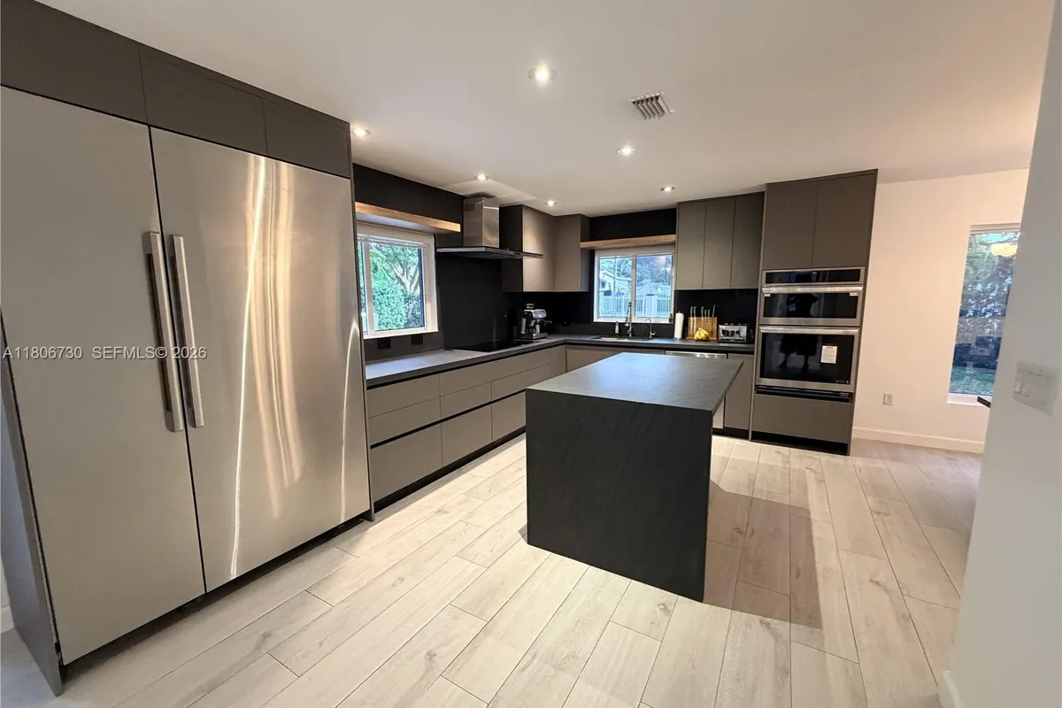 5943 SW 62nd St, South Miami FL 33143