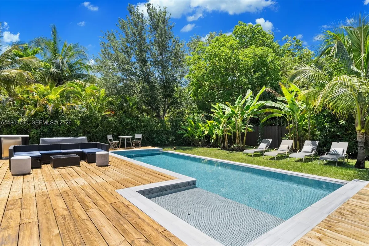 5943 SW 62nd St, South Miami FL 33143