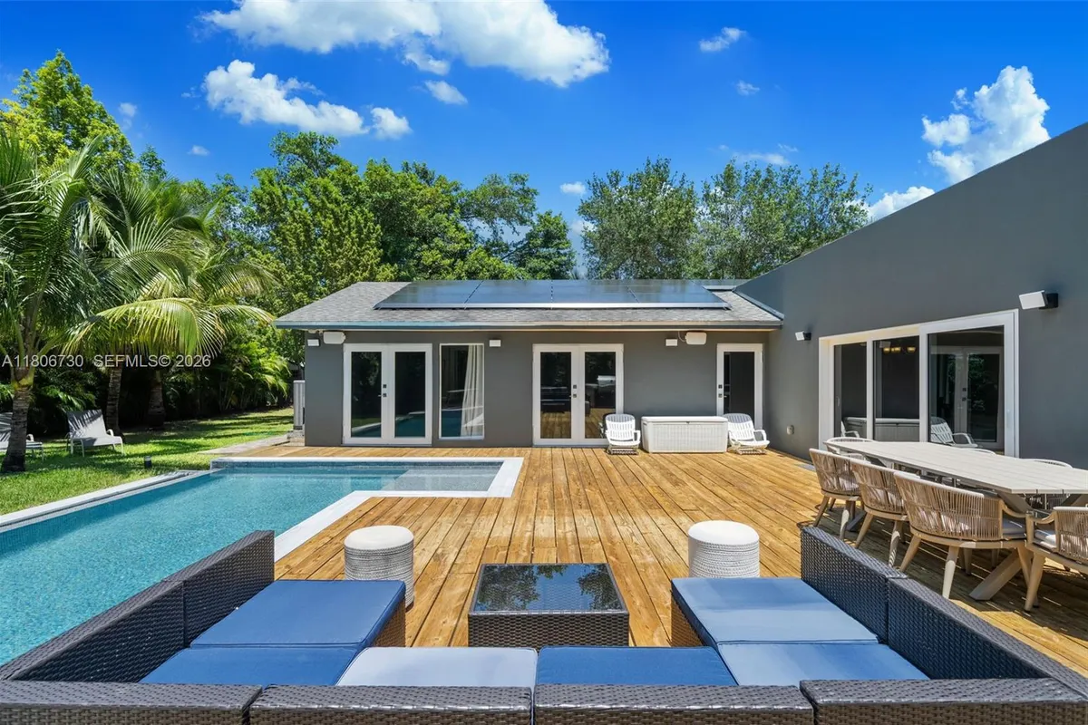 5943 SW 62nd St, South Miami FL 33143