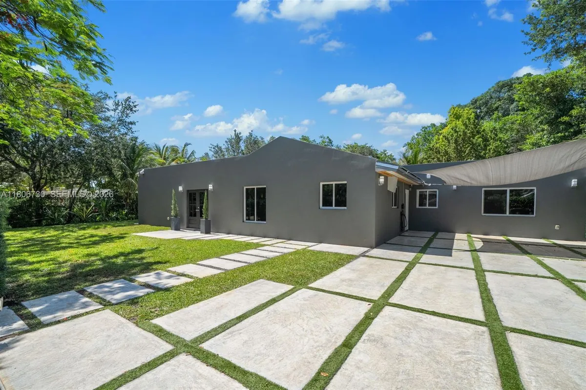 5943 SW 62nd St, South Miami FL 33143
