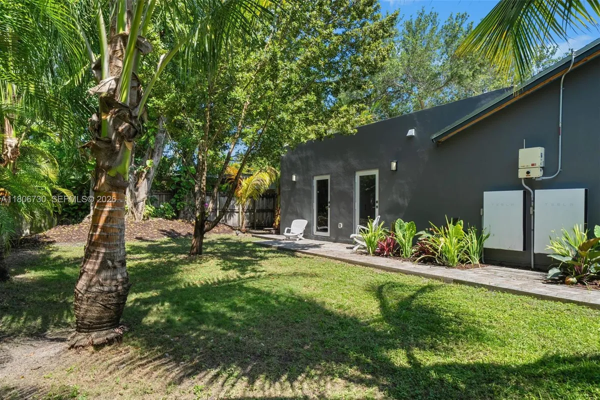 5943 SW 62nd St, South Miami FL 33143