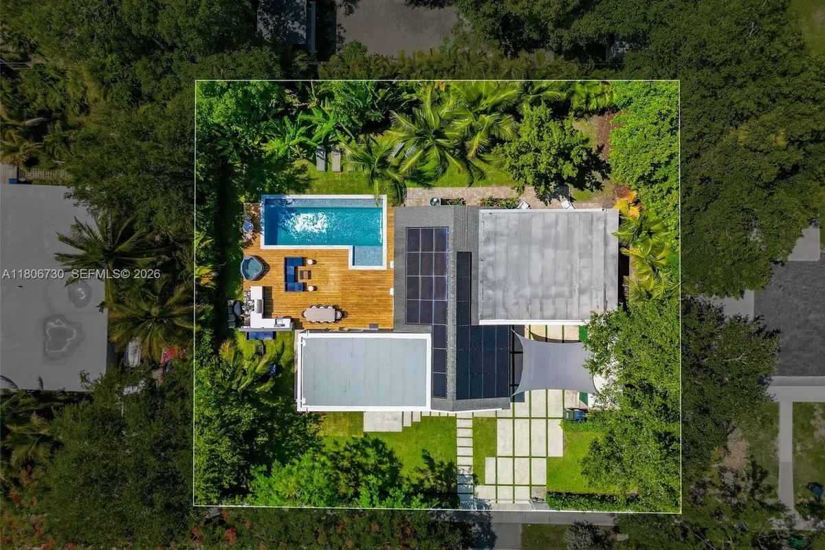 5943 SW 62nd St, South Miami FL 33143