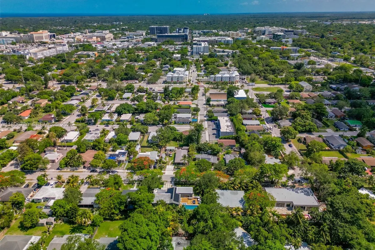 5943 SW 62nd St, South Miami FL 33143