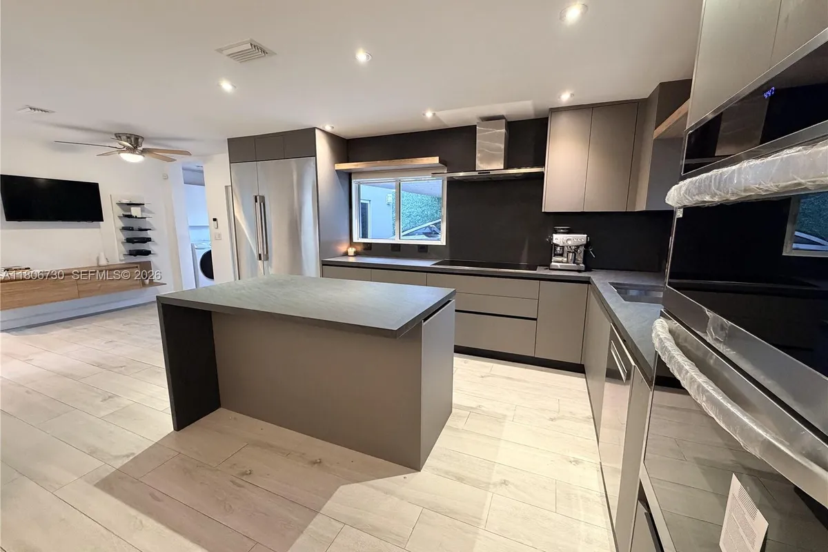 5943 SW 62nd St, South Miami FL 33143