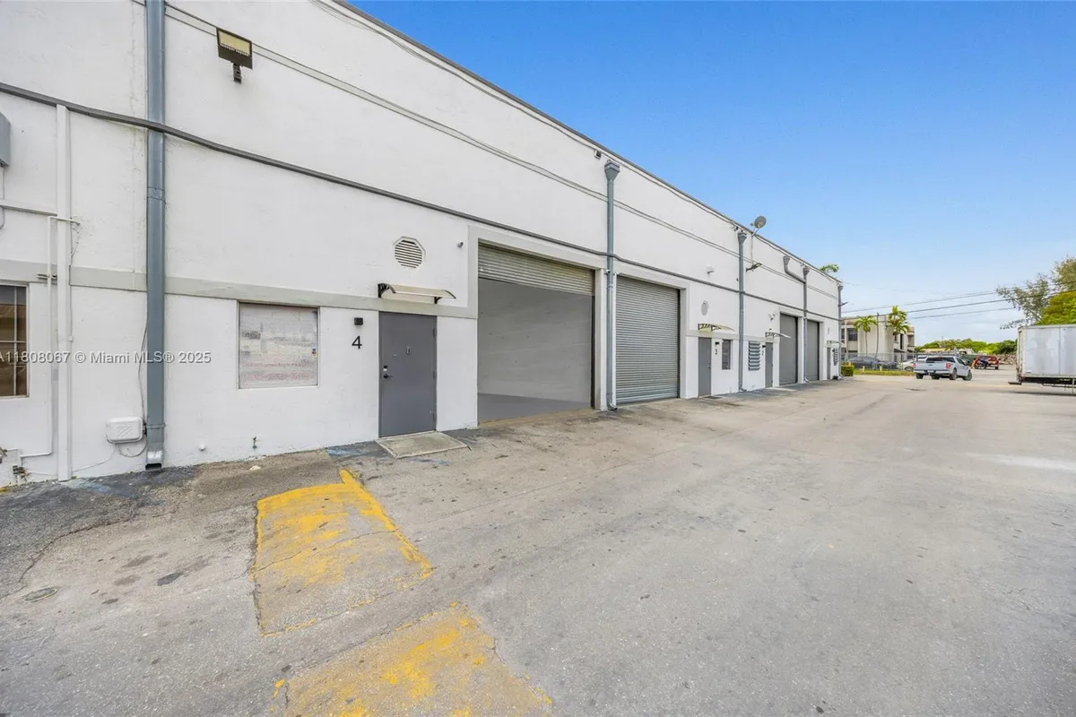 12101 NW 98th Ave, Hialeah Gardens FL 33018