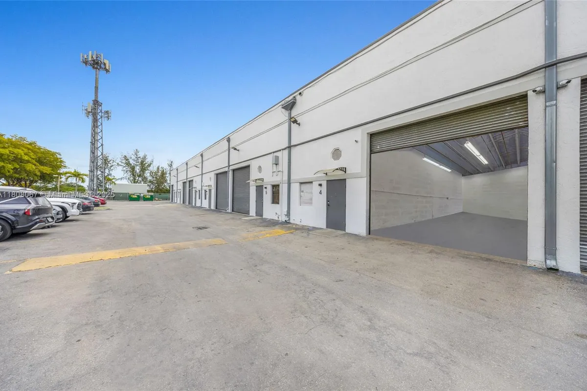 12101 NW 98th Ave, Hialeah Gardens FL 33018