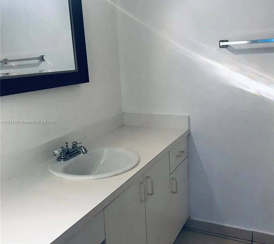 17600 NW 68th Ave # B3006, Hialeah FL 33015