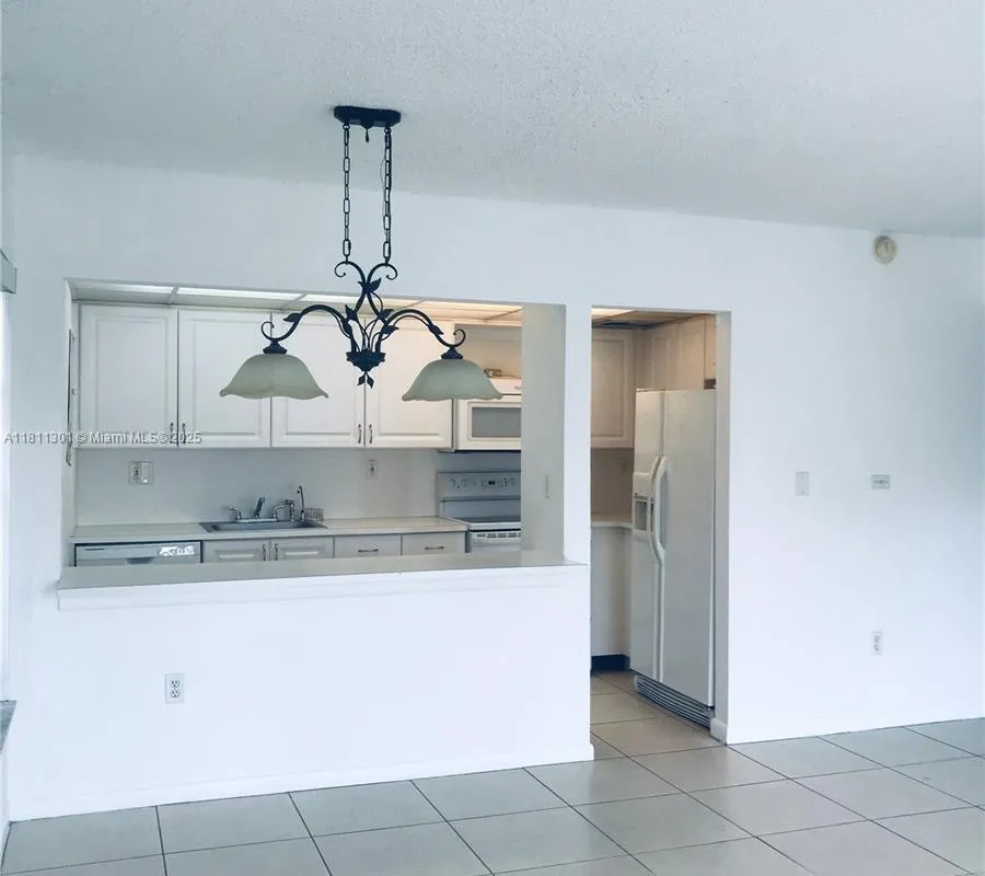 17600 NW 68th Ave # B3006, Hialeah FL 33015