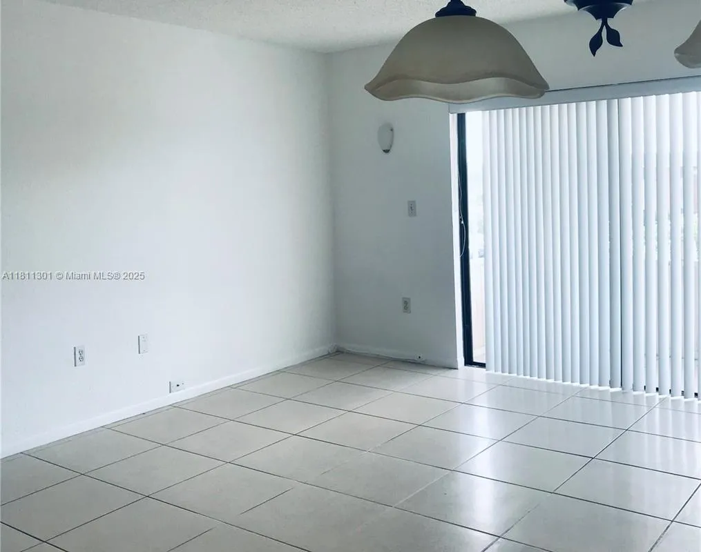17600 NW 68th Ave # B3006, Hialeah FL 33015