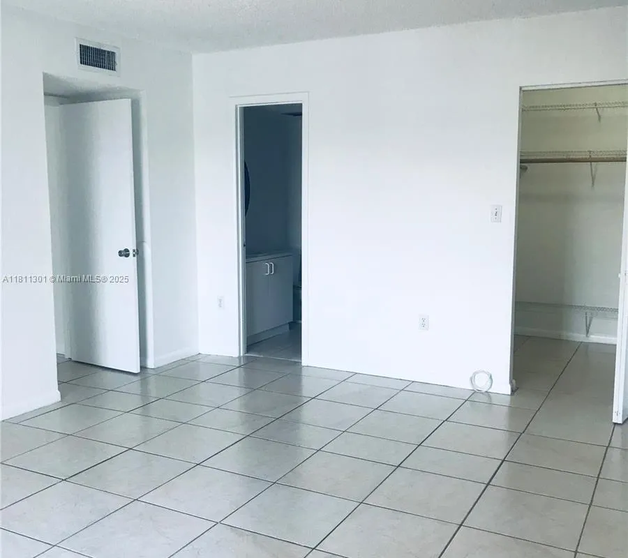 17600 NW 68th Ave # B3006, Hialeah FL 33015