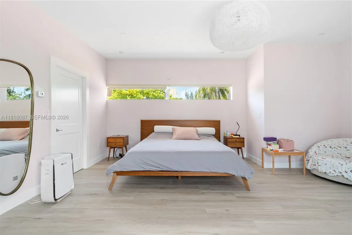 719 W 51st St, Miami Beach FL 33140