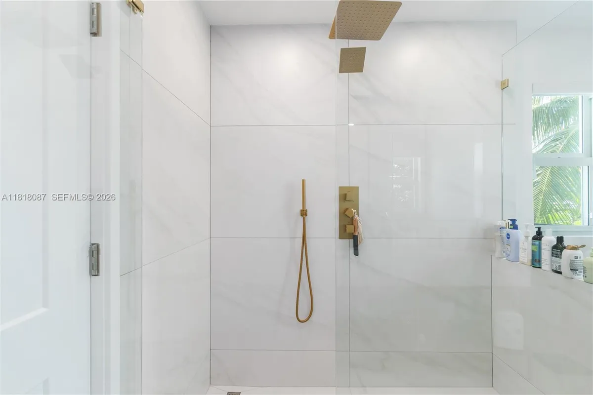 719 W 51st St, Miami Beach FL 33140