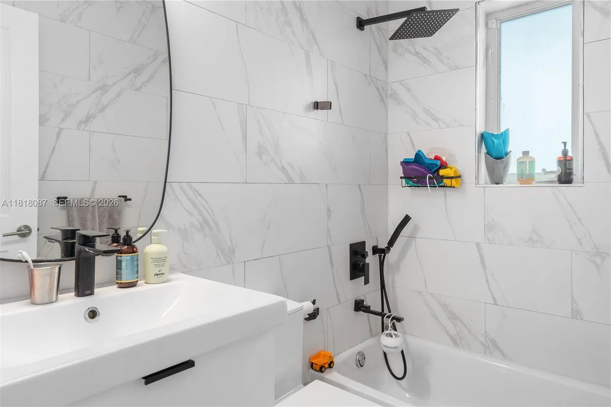 719 W 51st St, Miami Beach FL 33140