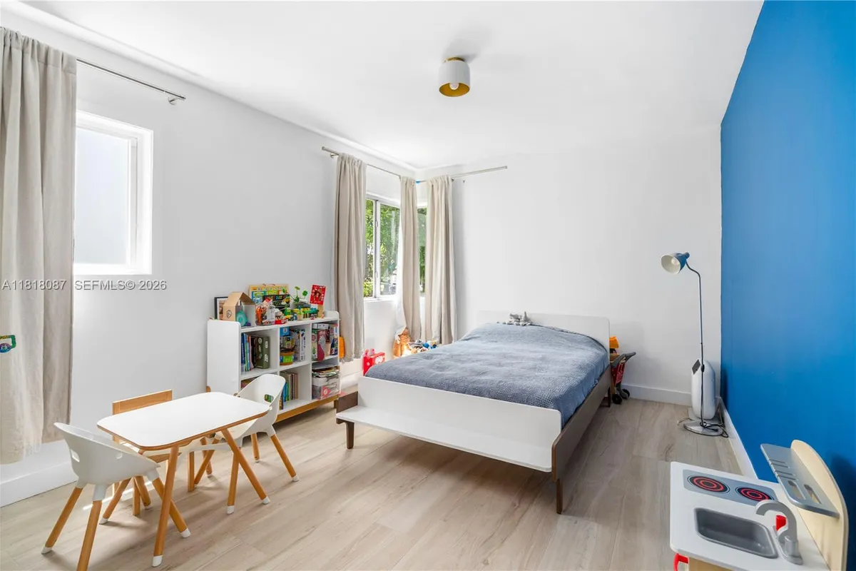 719 W 51st St, Miami Beach FL 33140