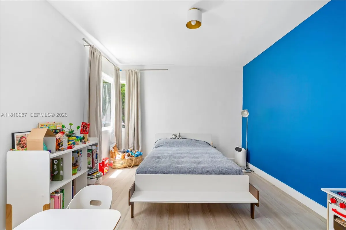 719 W 51st St, Miami Beach FL 33140