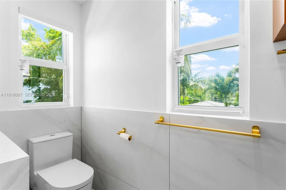 719 W 51st St, Miami Beach FL 33140