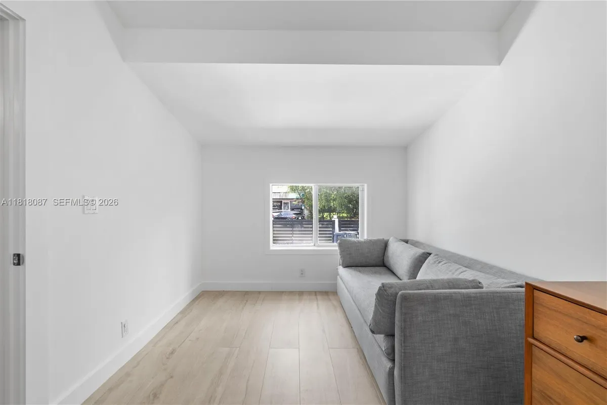 719 W 51st St, Miami Beach FL 33140