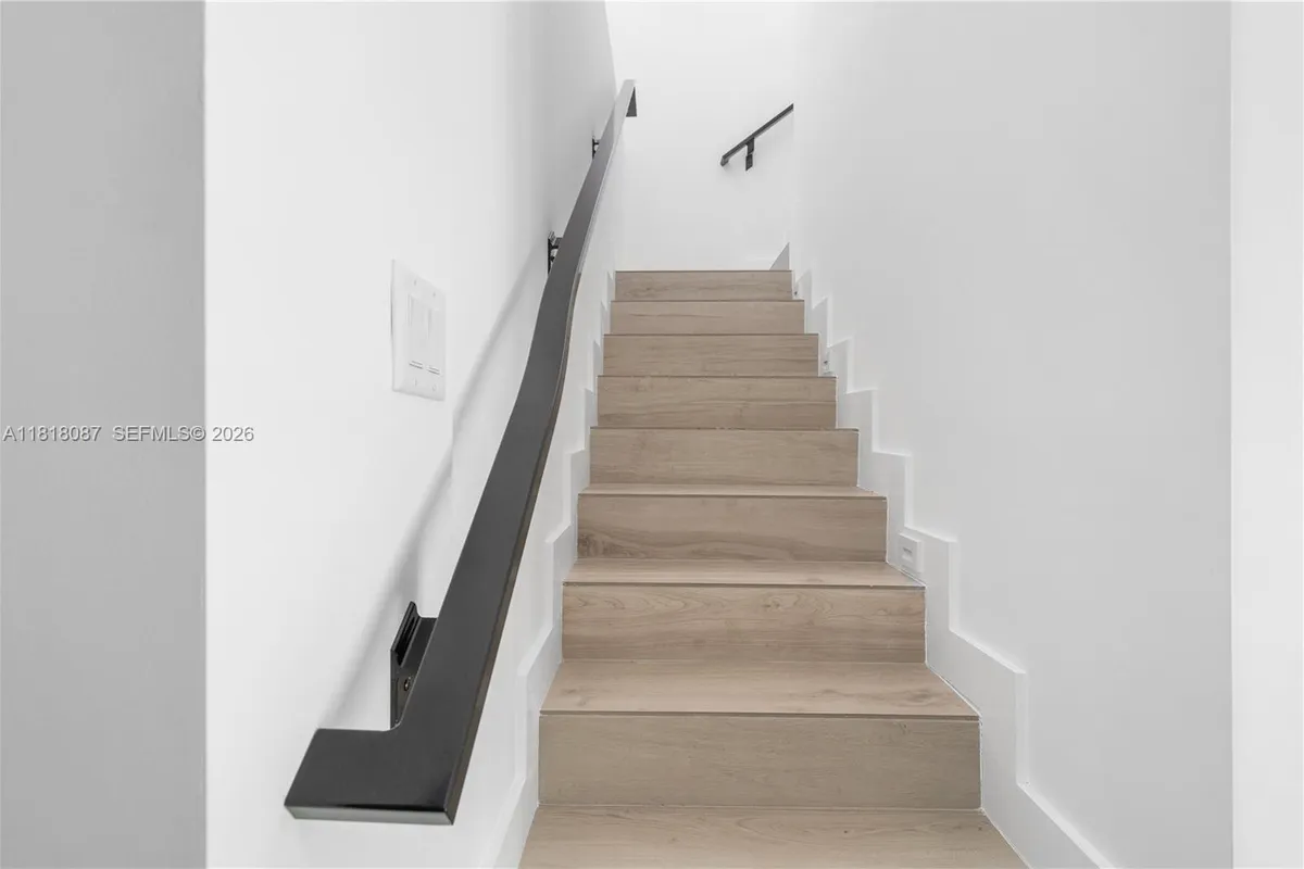 719 W 51st St, Miami Beach FL 33140