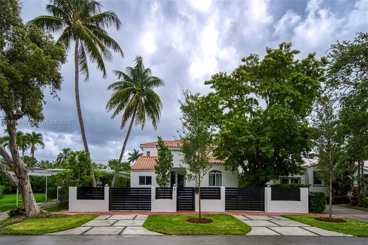 719 W 51st St, Miami Beach FL 33140