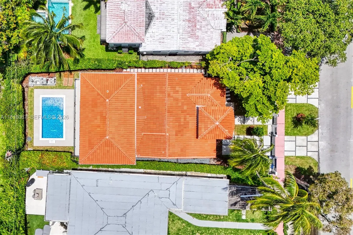 719 W 51st St, Miami Beach FL 33140